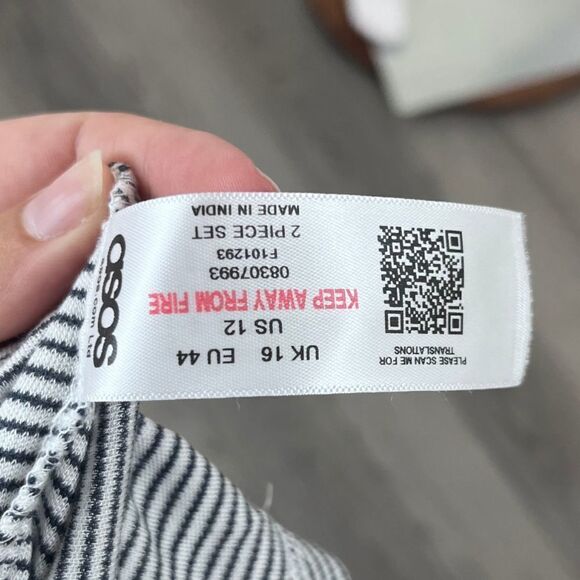 ASOS Women Size 12 Black White Striped Cropped Long Sleeve Pullover NEW Top - Picture 15 of 15